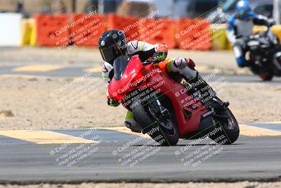 media/Apr-10-2022-SoCal Trackdays (Sun) [[f104b12566]]/Turn 2 (1135am)/